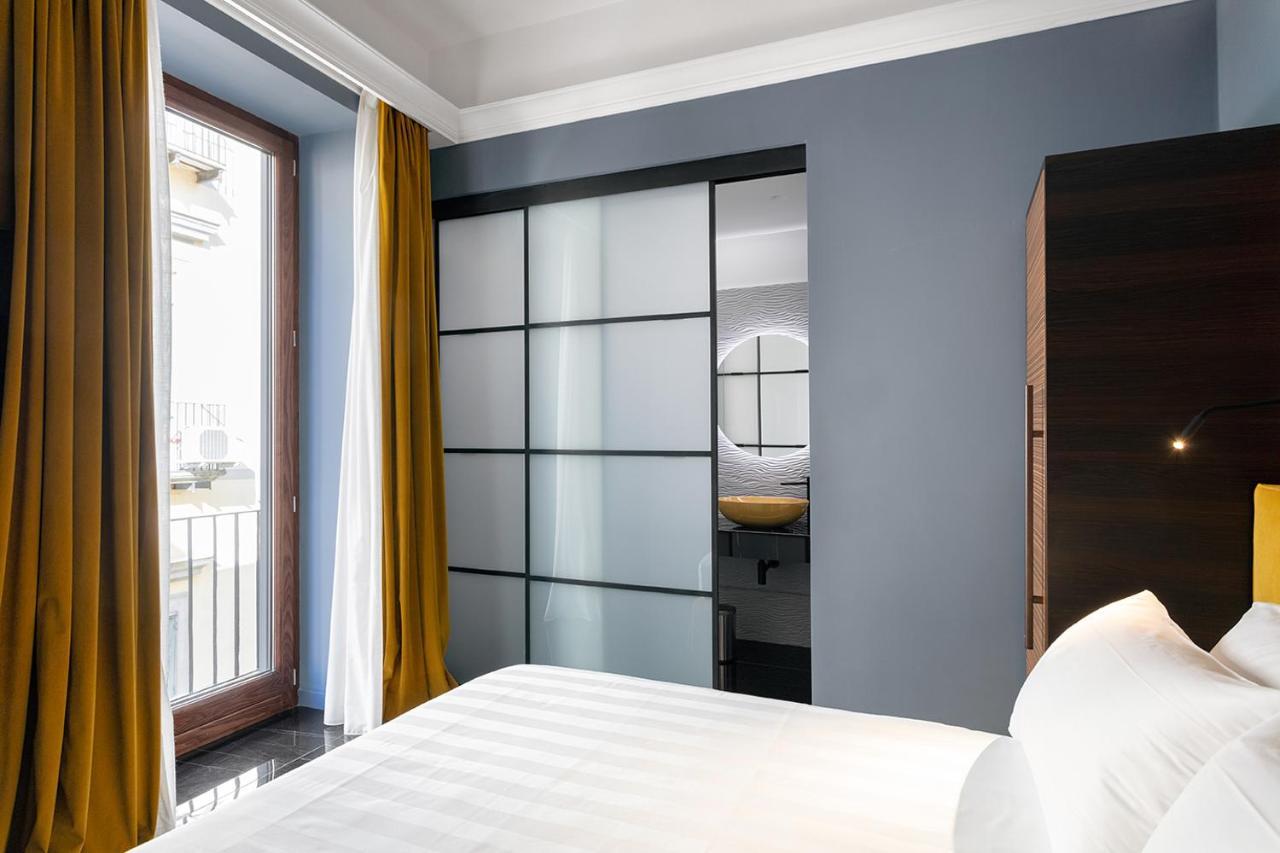 Hotel Poerio 25 Boutique Stay เนเปิลส์ ภายนอก รูปภาพ
