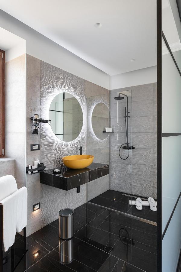 Hotel Poerio 25 Boutique Stay เนเปิลส์ ภายนอก รูปภาพ