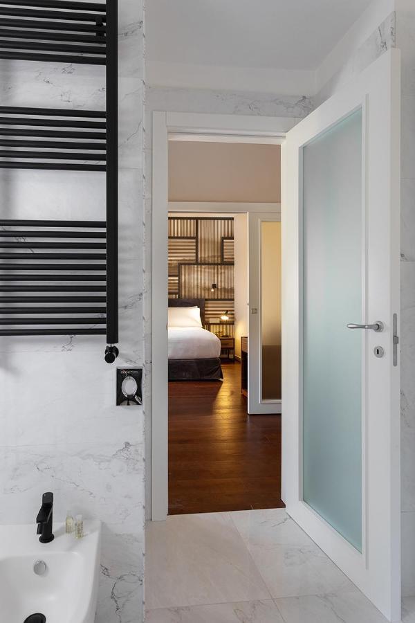 Hotel Poerio 25 Boutique Stay เนเปิลส์ ภายนอก รูปภาพ