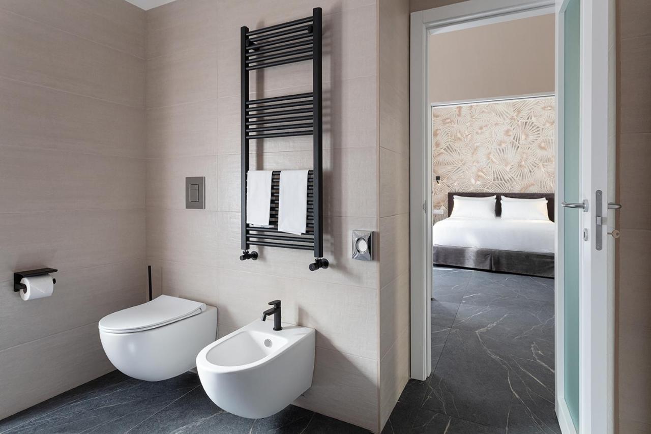 Hotel Poerio 25 Boutique Stay เนเปิลส์ ภายนอก รูปภาพ