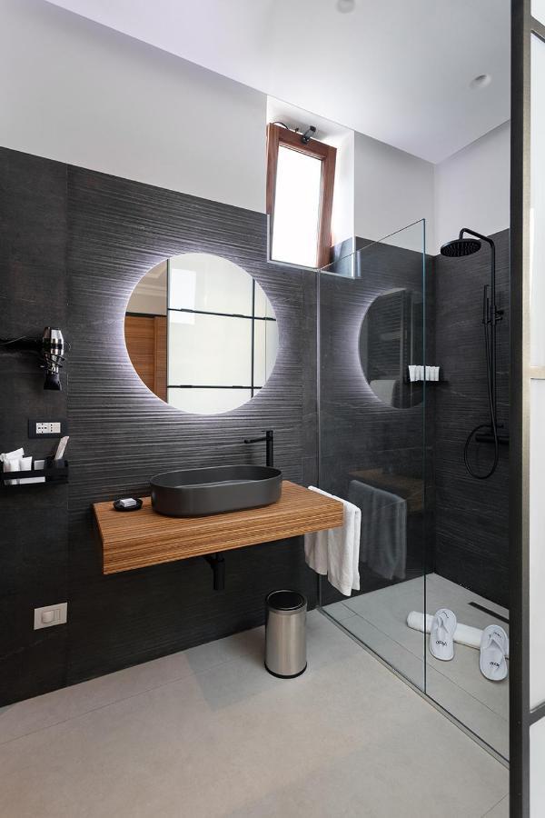 Hotel Poerio 25 Boutique Stay เนเปิลส์ ภายนอก รูปภาพ