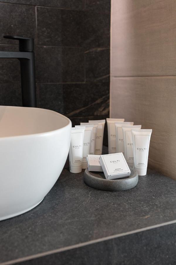 Hotel Poerio 25 Boutique Stay เนเปิลส์ ภายนอก รูปภาพ