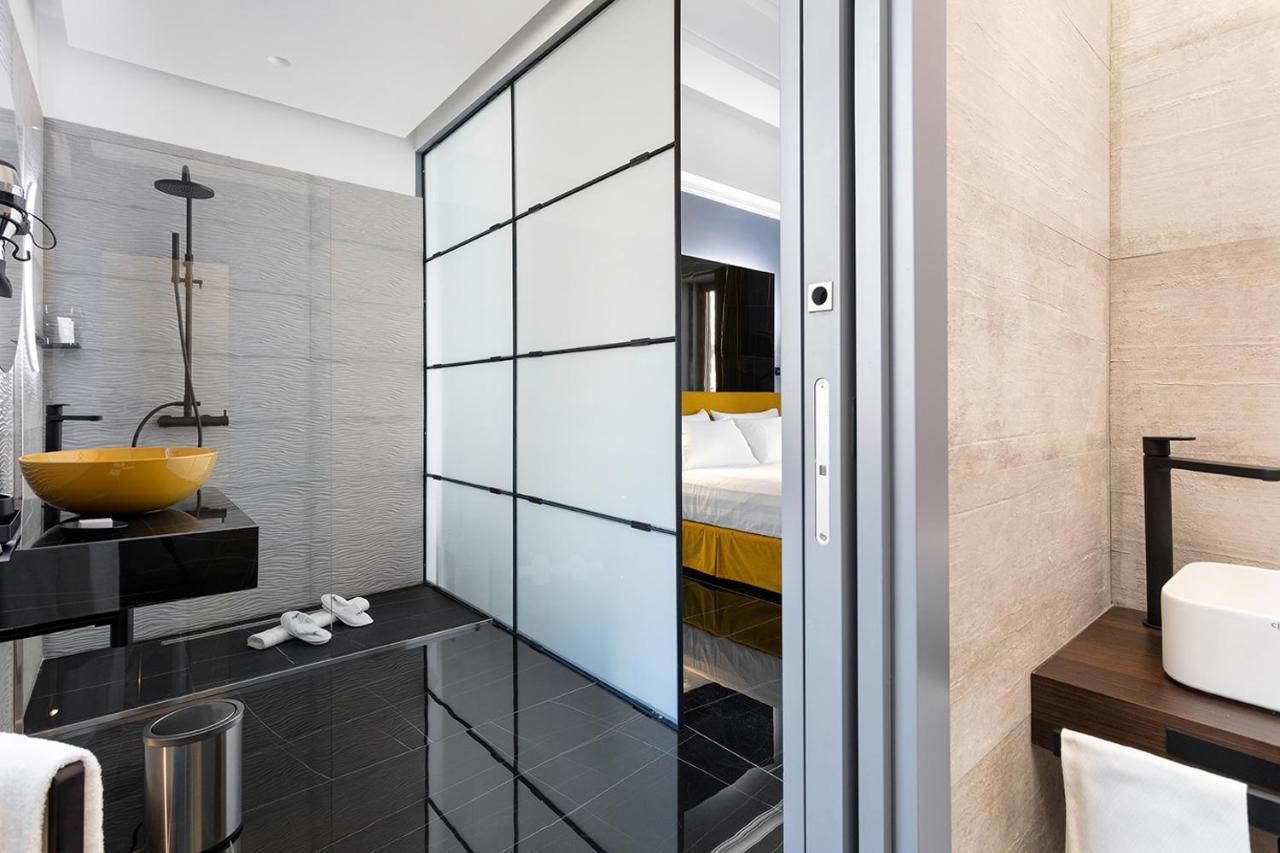Hotel Poerio 25 Boutique Stay เนเปิลส์ ภายนอก รูปภาพ