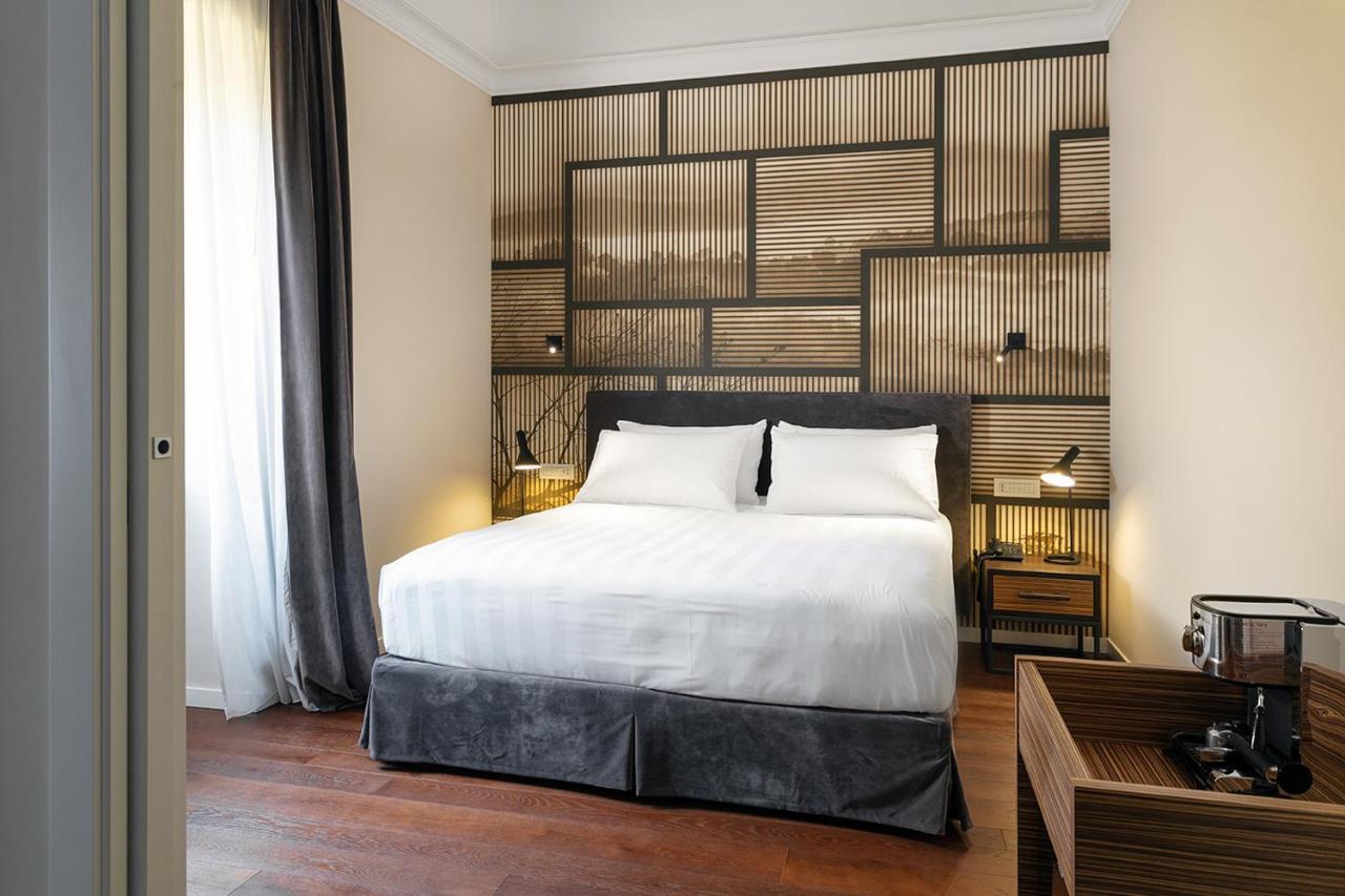 Hotel Poerio 25 Boutique Stay เนเปิลส์ ภายนอก รูปภาพ