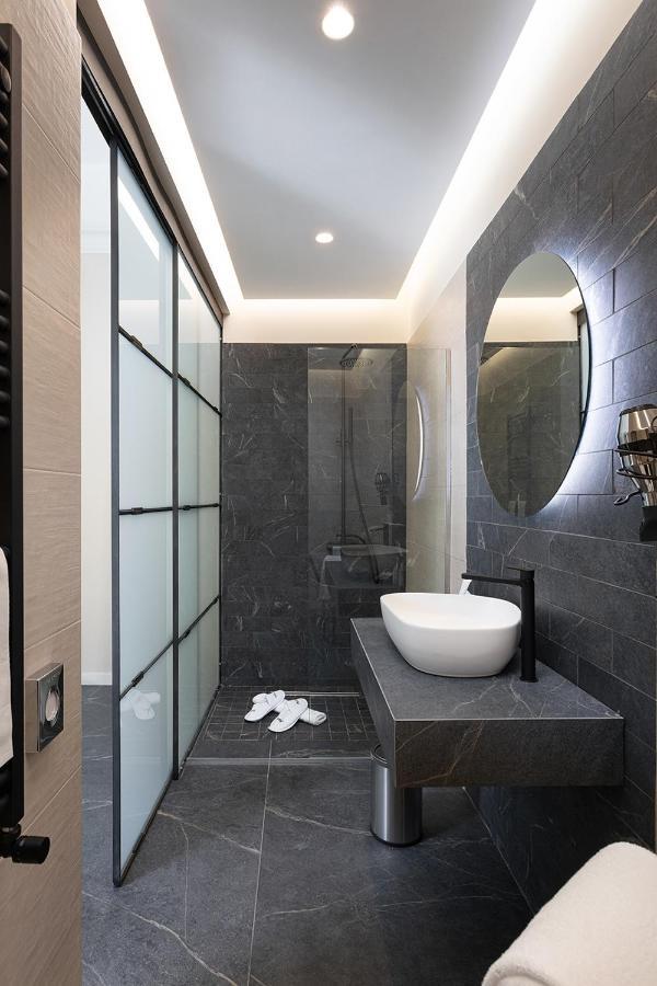 Hotel Poerio 25 Boutique Stay เนเปิลส์ ภายนอก รูปภาพ