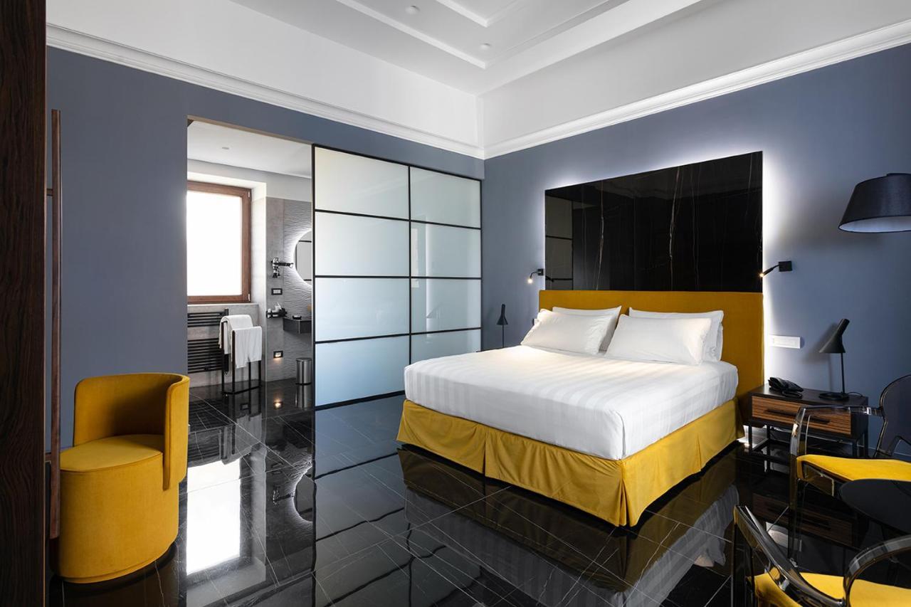 Hotel Poerio 25 Boutique Stay เนเปิลส์ ภายนอก รูปภาพ