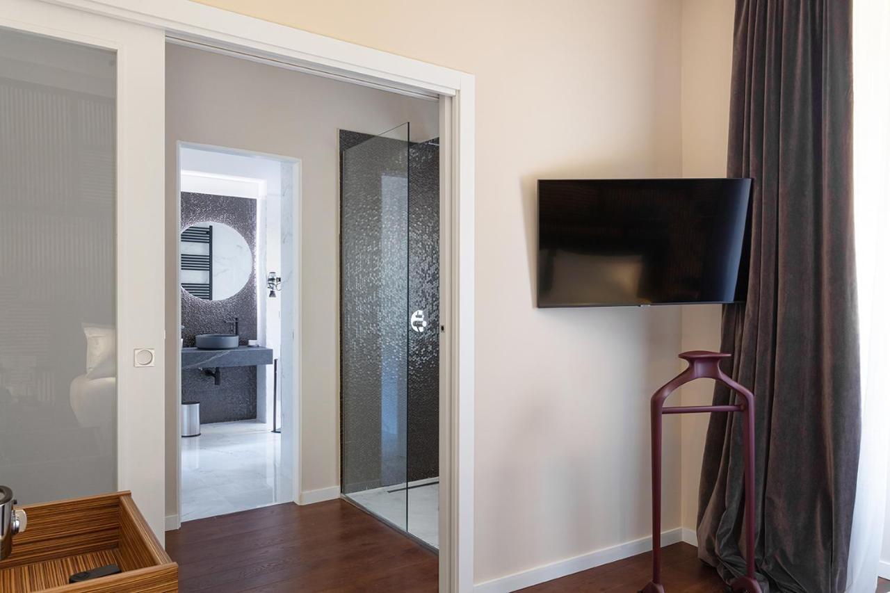 Hotel Poerio 25 Boutique Stay เนเปิลส์ ภายนอก รูปภาพ