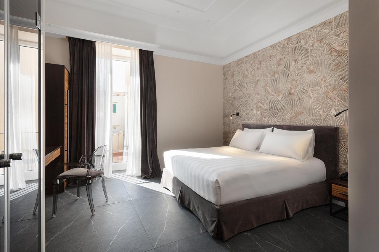 Hotel Poerio 25 Boutique Stay เนเปิลส์ ภายนอก รูปภาพ