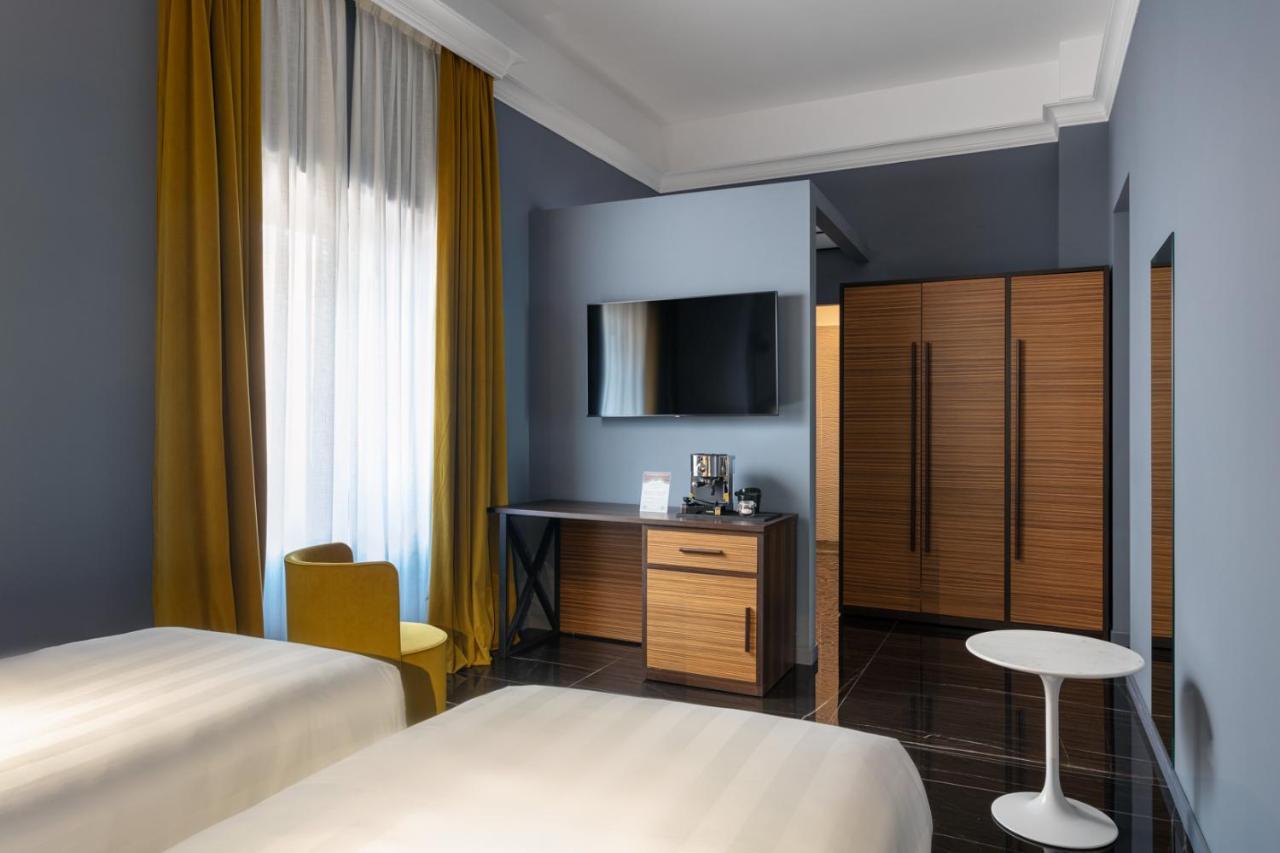 Hotel Poerio 25 Boutique Stay เนเปิลส์ ภายนอก รูปภาพ