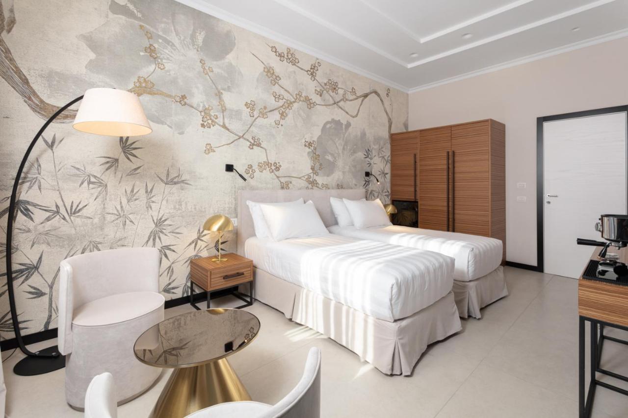 Hotel Poerio 25 Boutique Stay เนเปิลส์ ภายนอก รูปภาพ