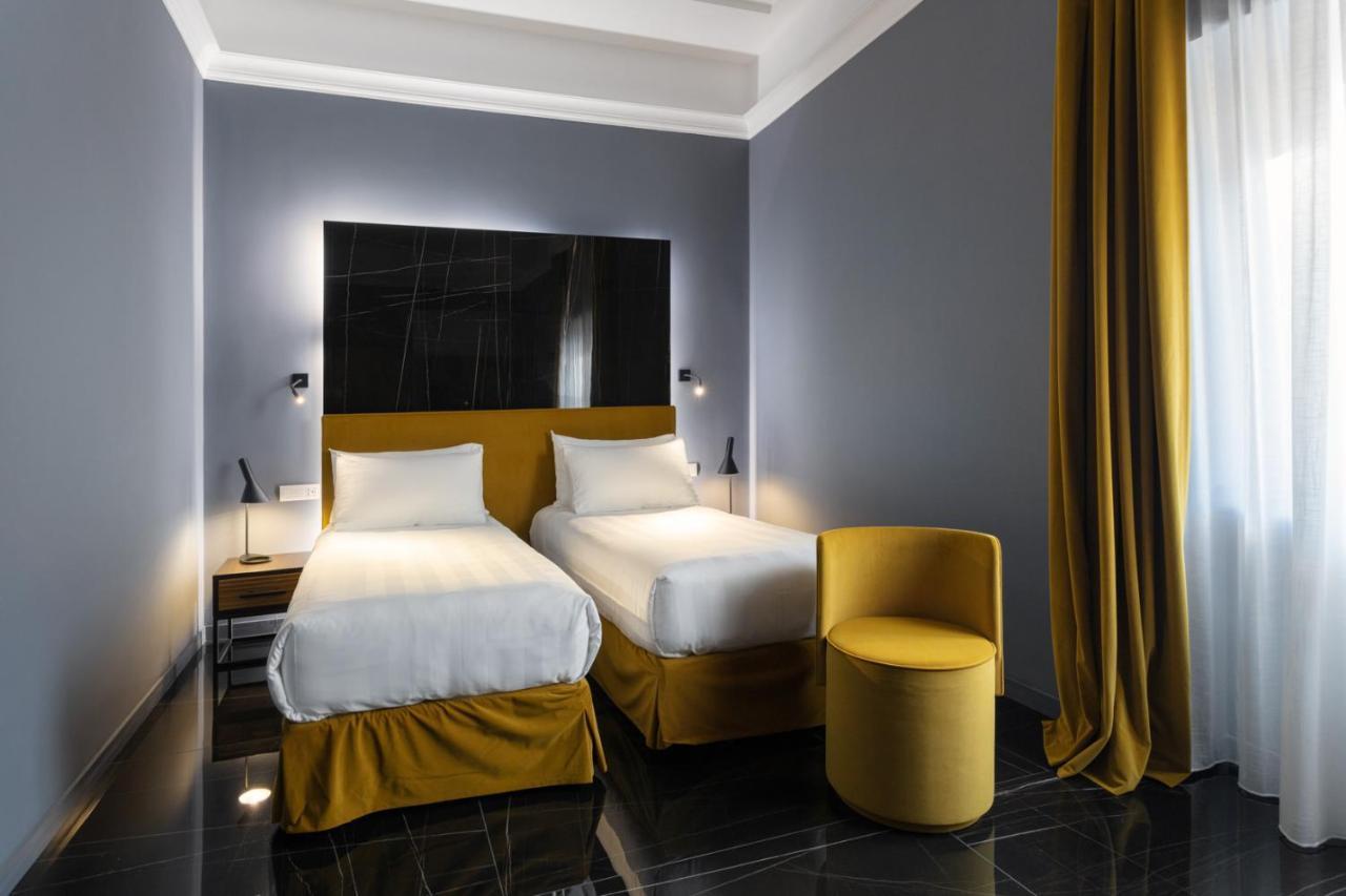 Hotel Poerio 25 Boutique Stay เนเปิลส์ ภายนอก รูปภาพ